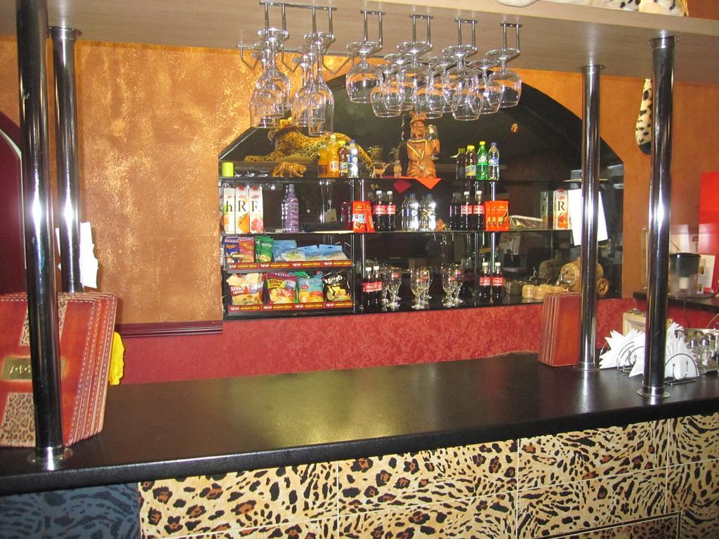 Jaguar Hotel Complex Kharkiv Eksteriør bilde